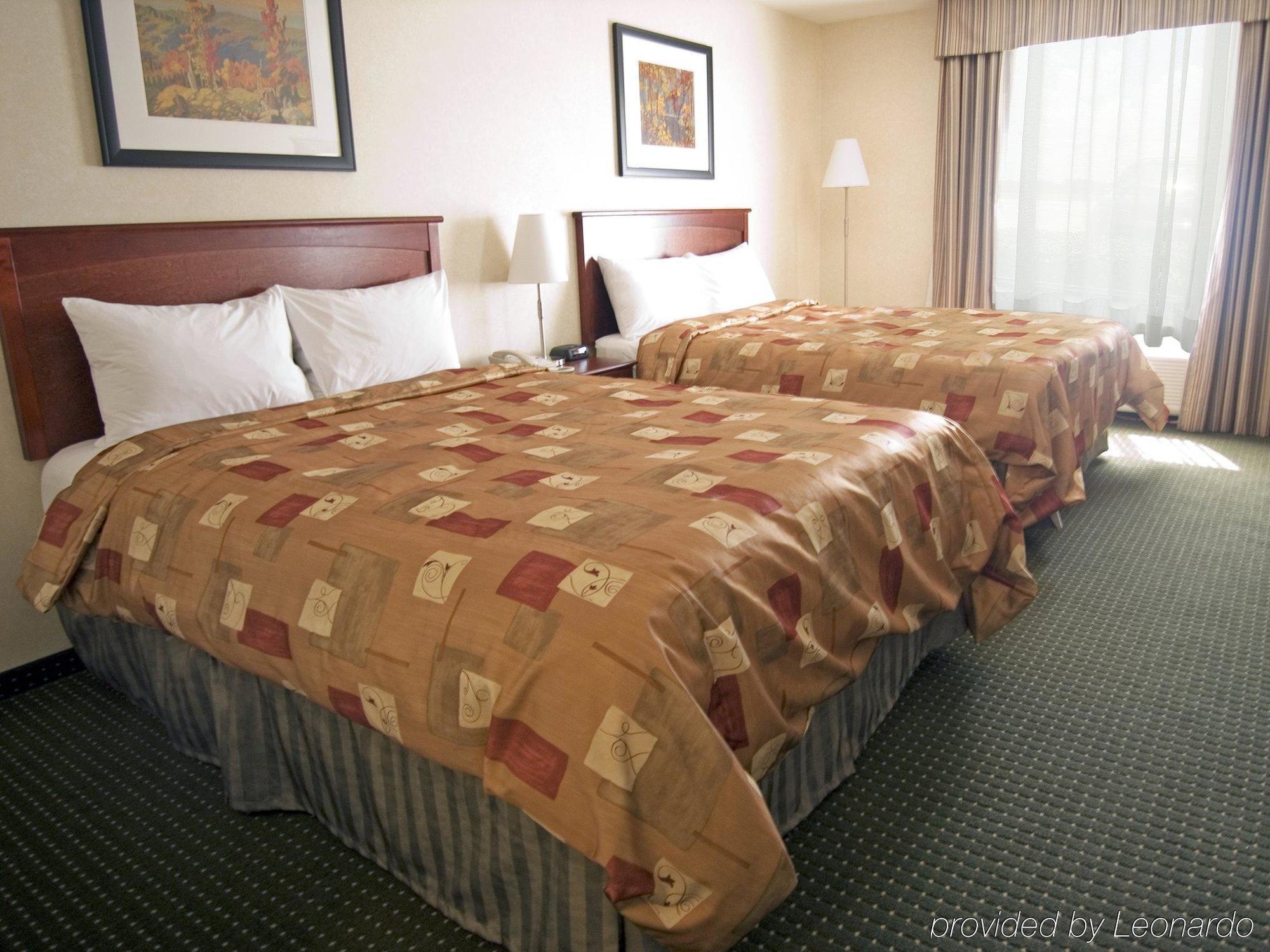 Lakeview Inns & Suites - Slave Lake Стая снимка