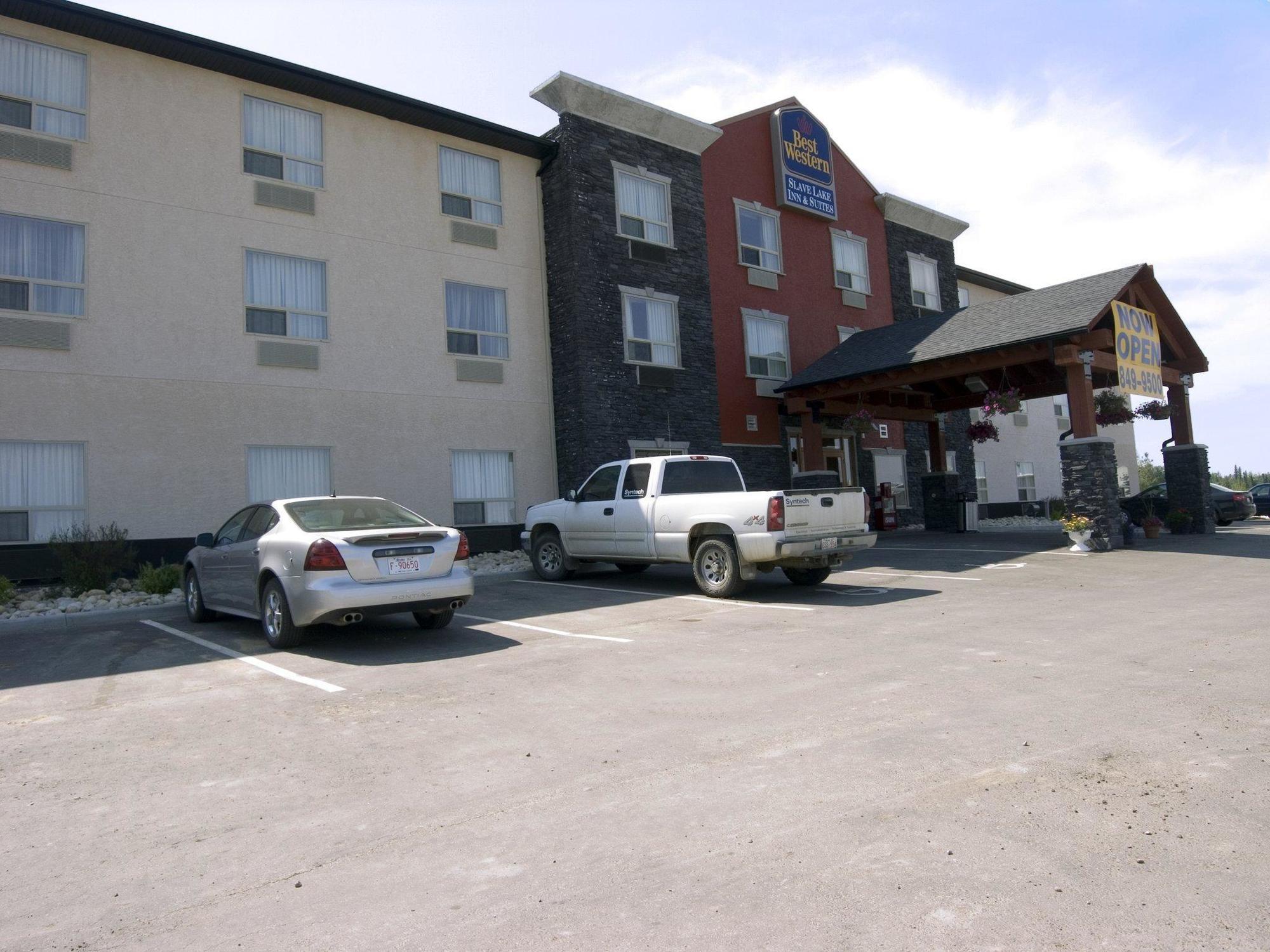 Lakeview Inns & Suites - Slave Lake Екстериор снимка