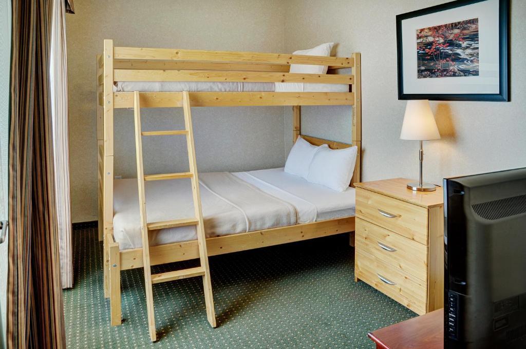 Lakeview Inns & Suites - Slave Lake Екстериор снимка